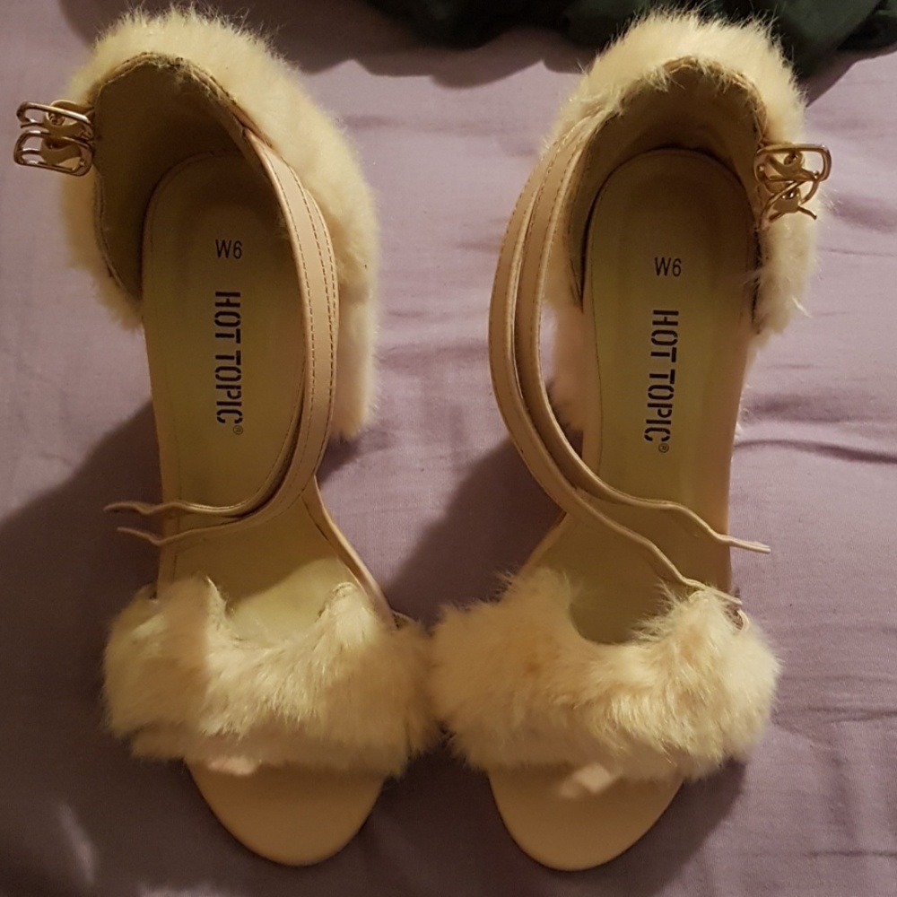 Hot Topic Pink Fussy Cat Heels